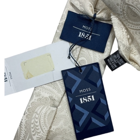 🆕MOSS 1881 Ivory Paisley Silk DESIGNER Tie - Picture 3 of 4